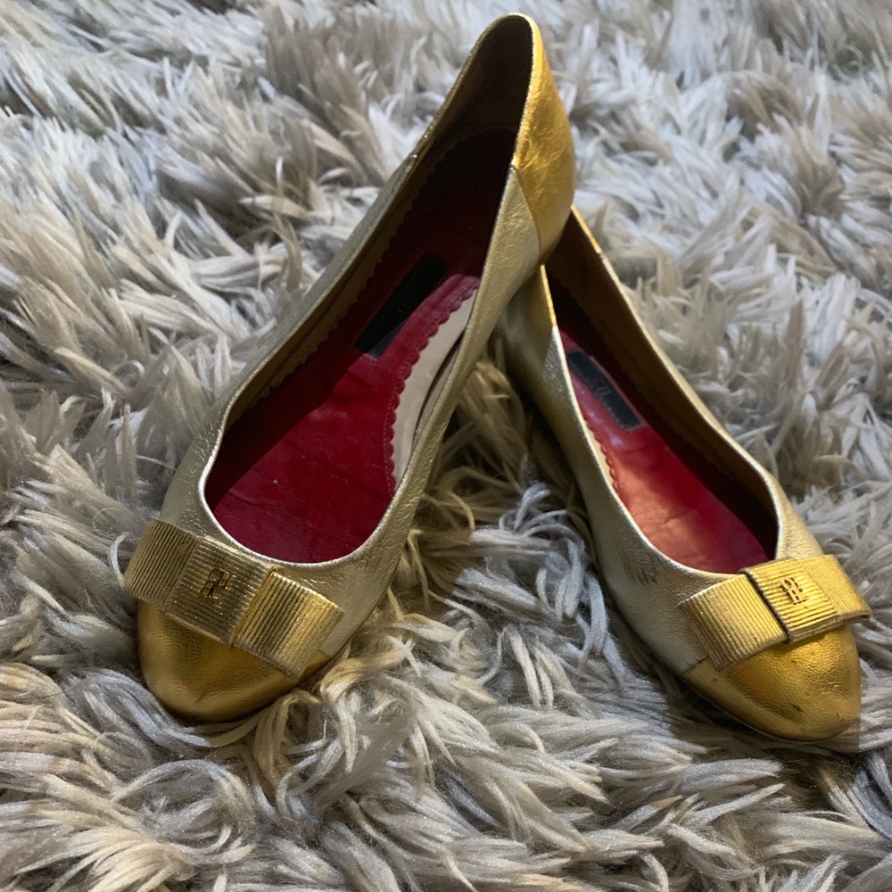Carolina Herrera Flats